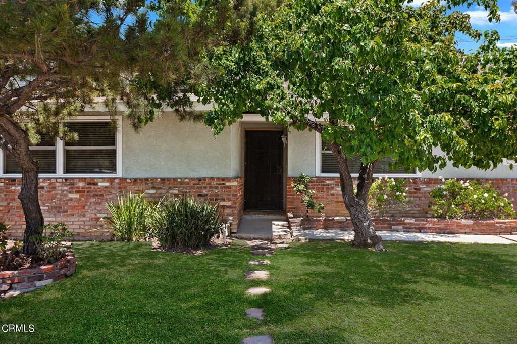 Property Photo:  161 Erten Street  CA 91360 