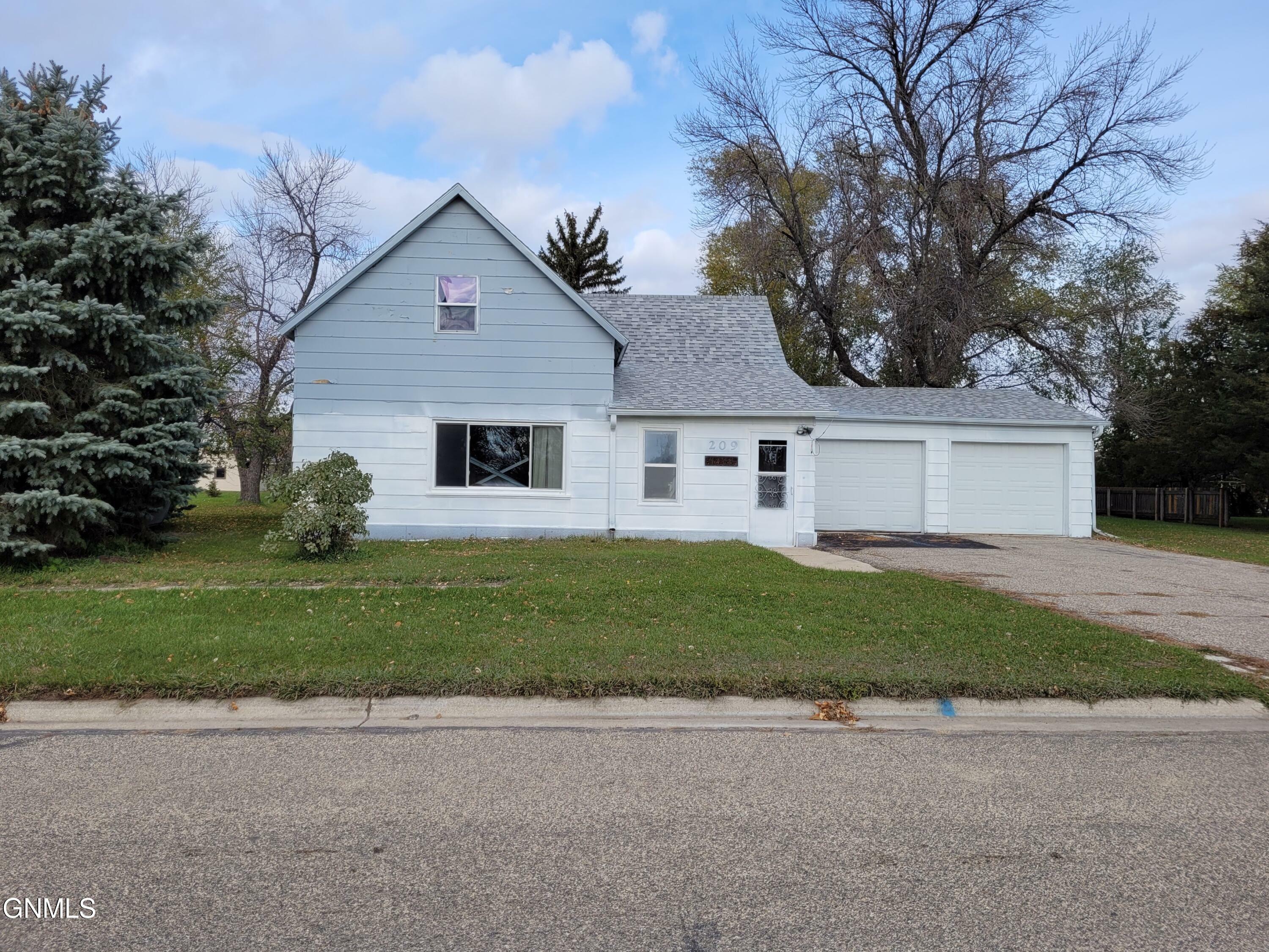 Property Photo:  209 5th Street N  ND 58436 