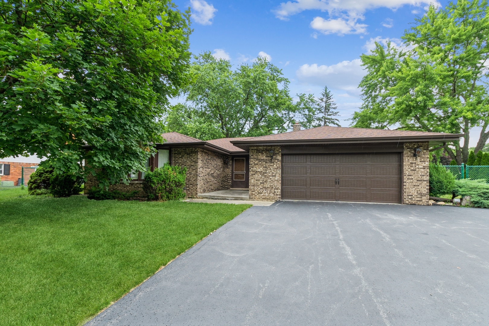 Property Photo:  6710 W Golfview Lane  IL 60463 