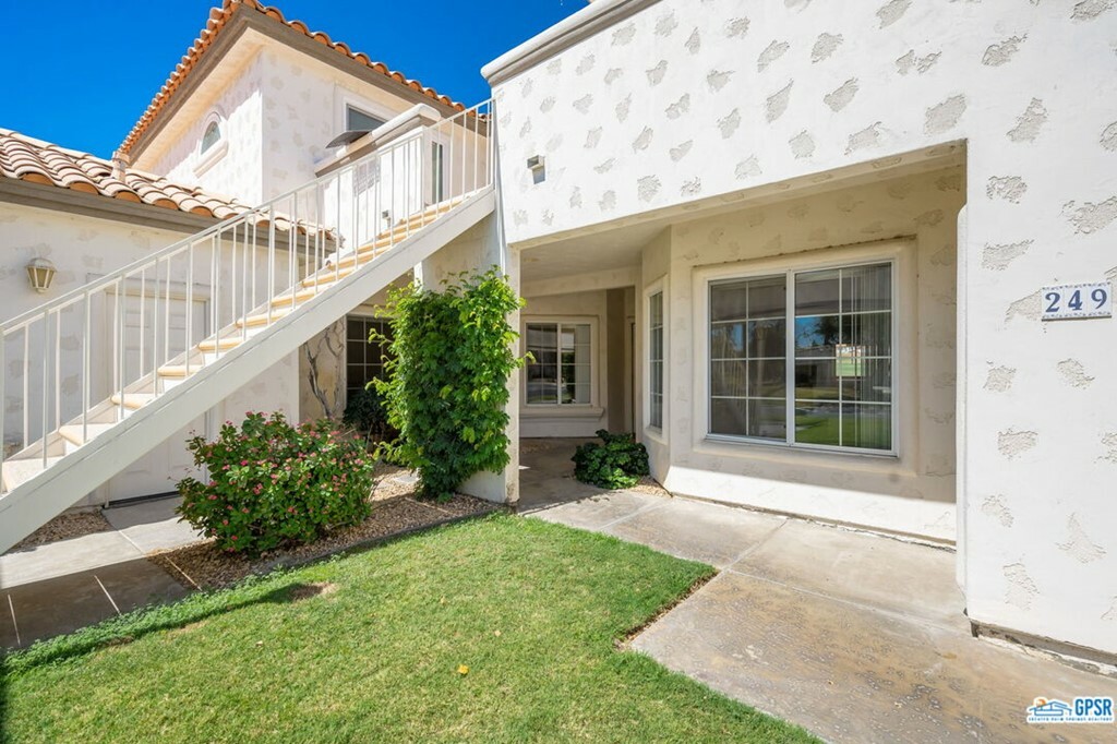 Property Photo:  249 Vista Royale Circle  CA 92211 