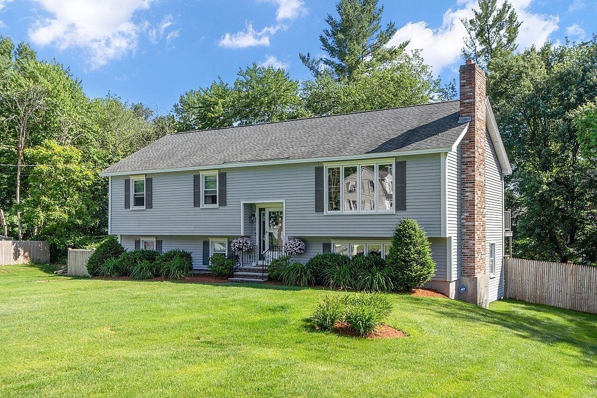 Property Photo: 6 Dawn Street NH 03079
