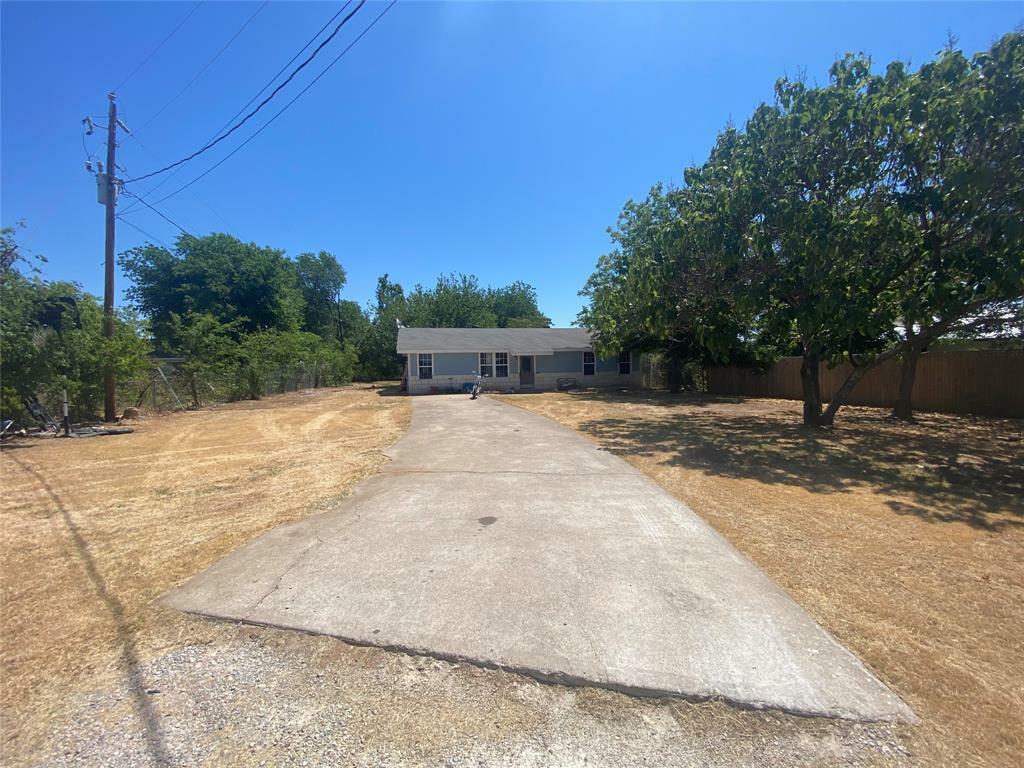 Property Photo:  1708 County Road 1109B  TX 76093 