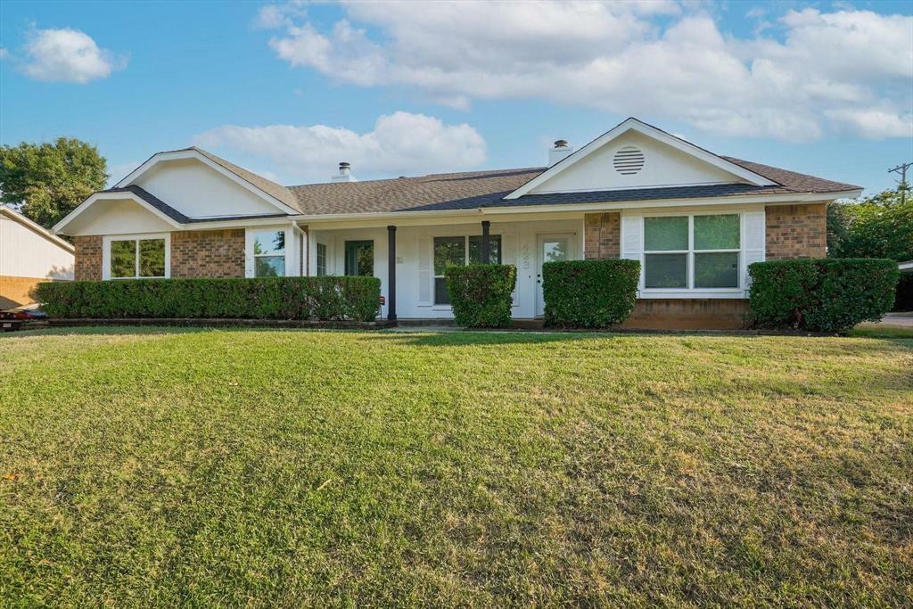 Property Photo:  423 Augustine Drive  TX 76039 