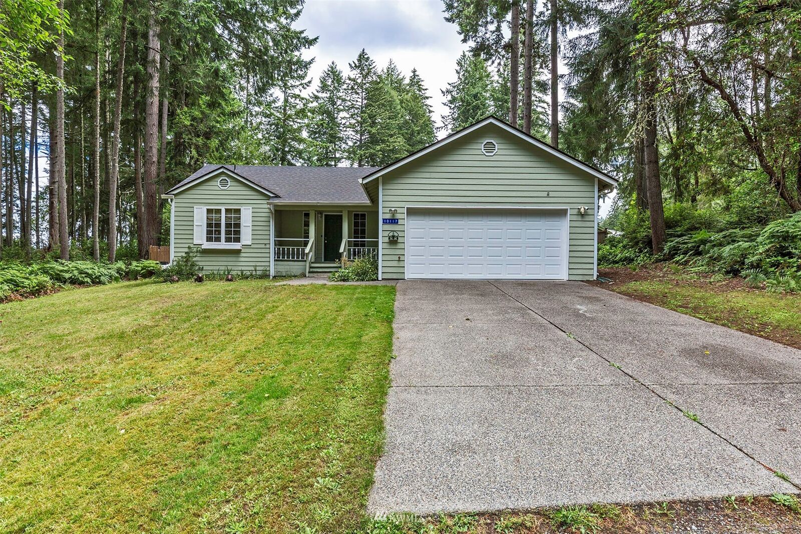 Property Photo:  10117 Cougar Place  WA 98303 