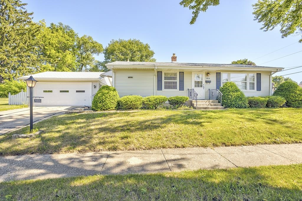 Property Photo:  2816 Pleasant View Avenue  IL 61108 