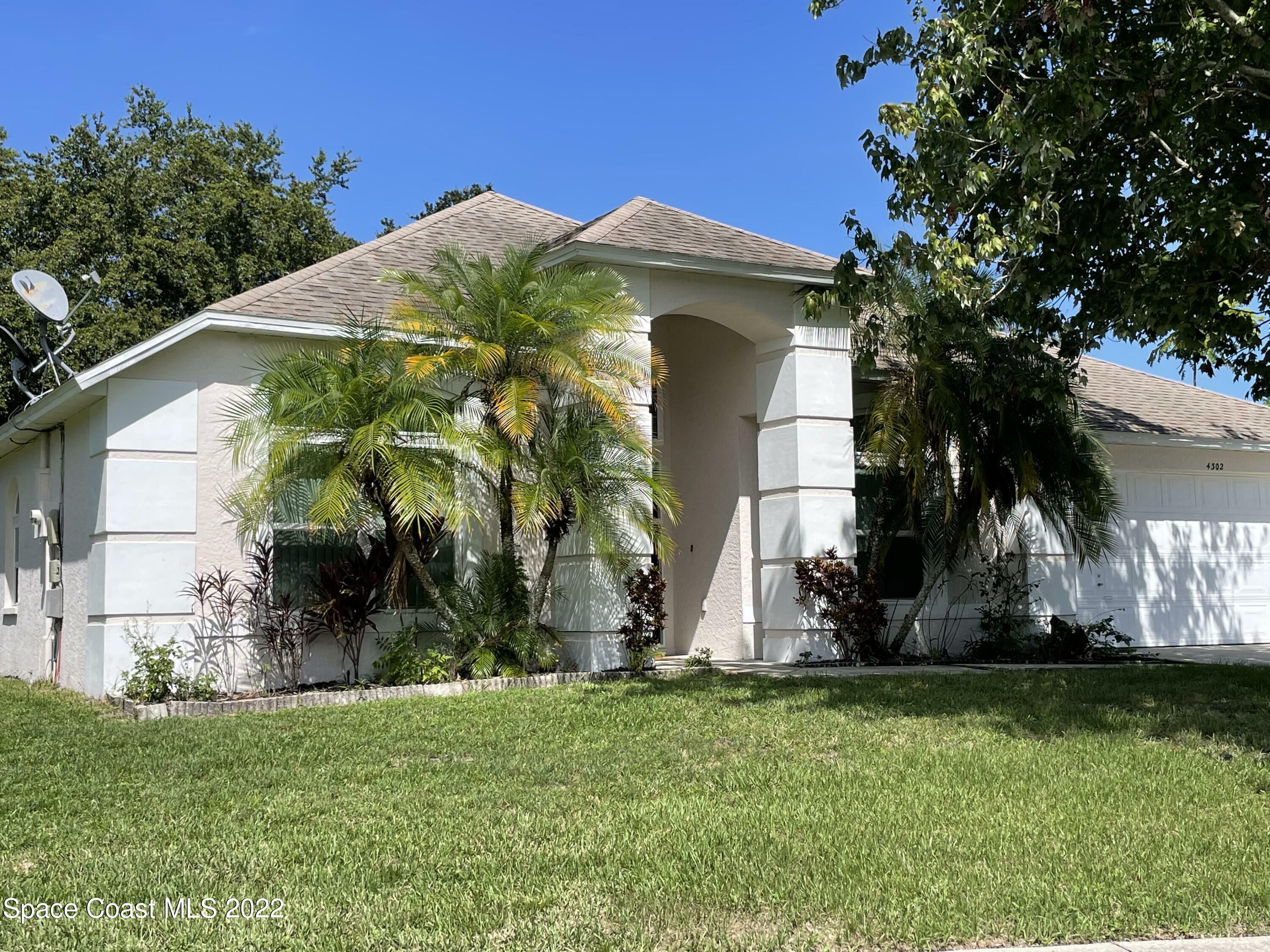 Property Photo: 4302 Pondapple Drive FL 32796