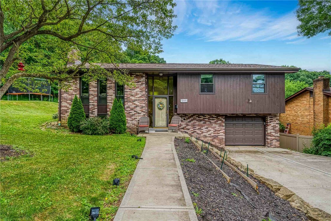 Property Photo:  217 Fairlawn Blvd  PA 16063 