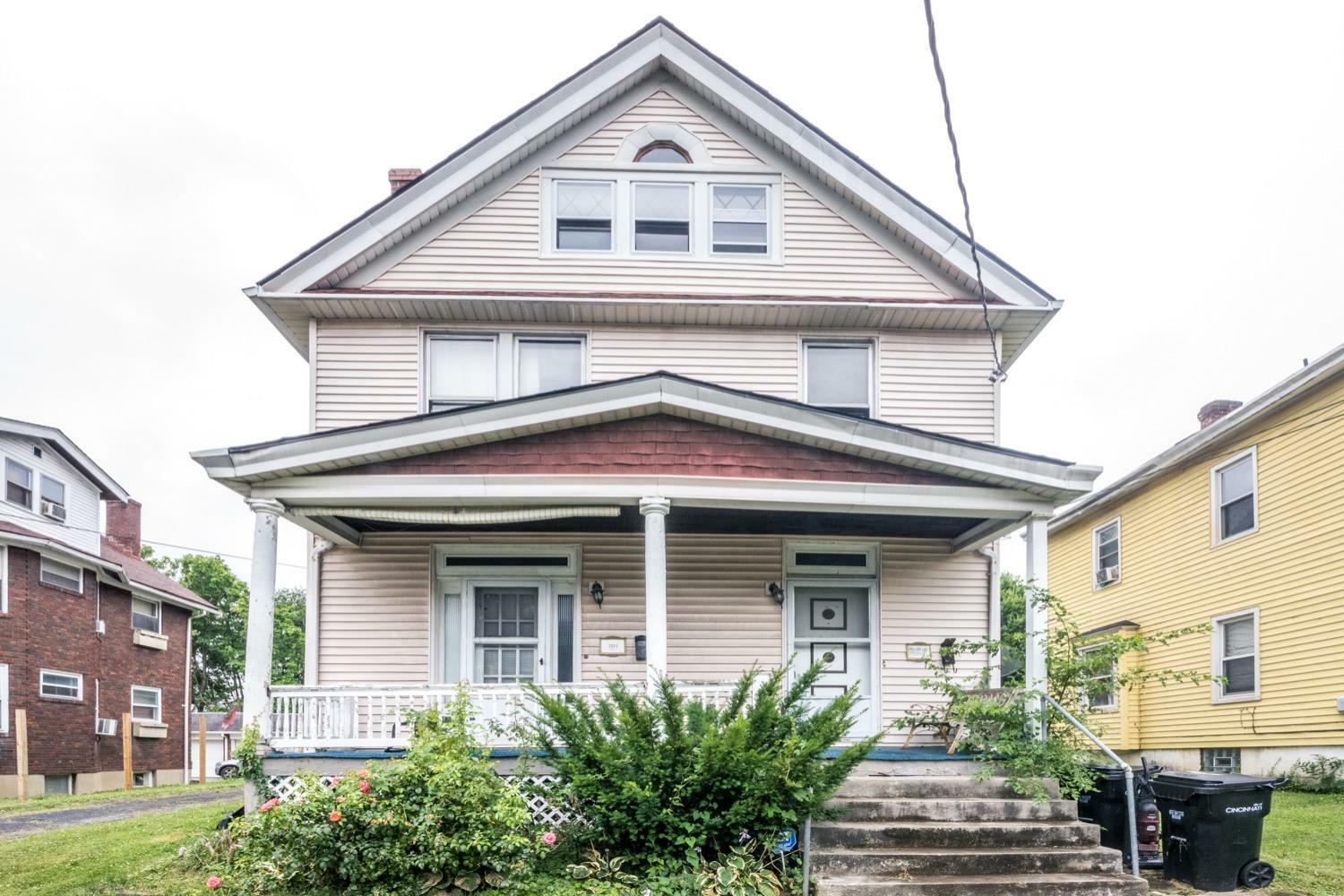 Property Photo:  2031 Hewitt Ave  OH 45207 