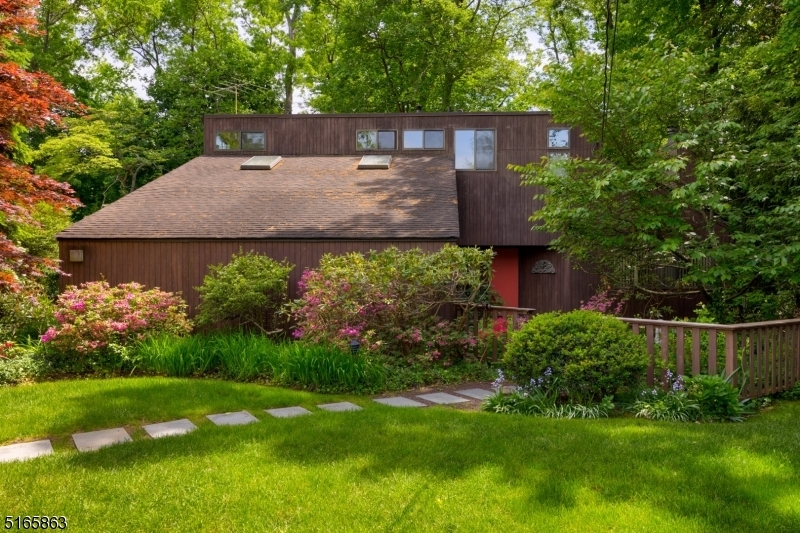 Property Photo:  34 Valley View Ave  NJ 07901 