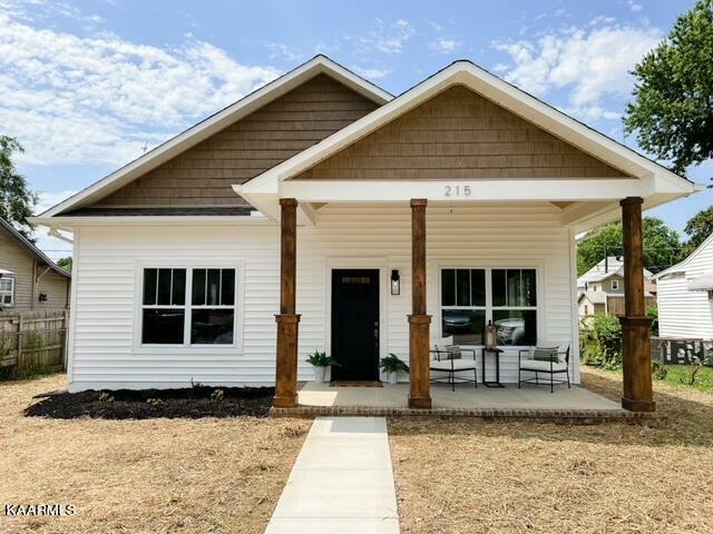 Property Photo:  215 Oglewood Ave  TN 37917 
