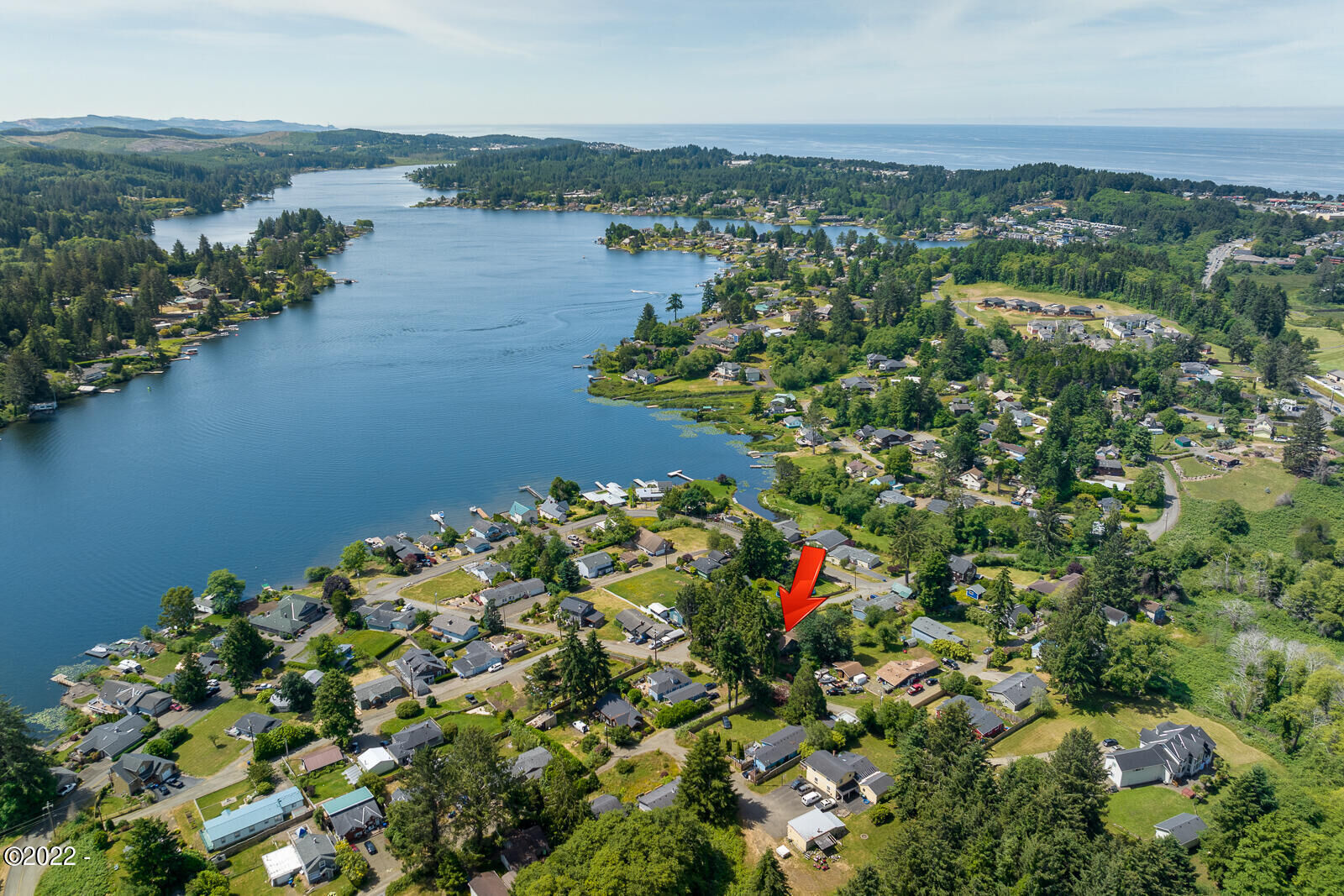 Property Photo: 4925 NE 49th Street OR 97364