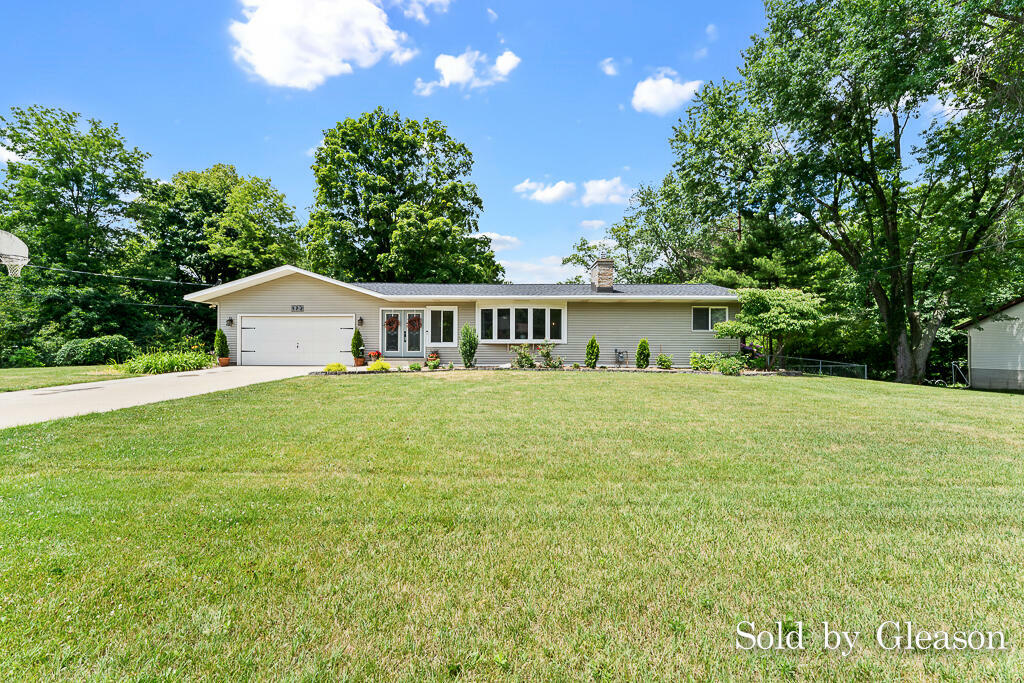 Property Photo:  172 Sunset Drive  MI 49423 