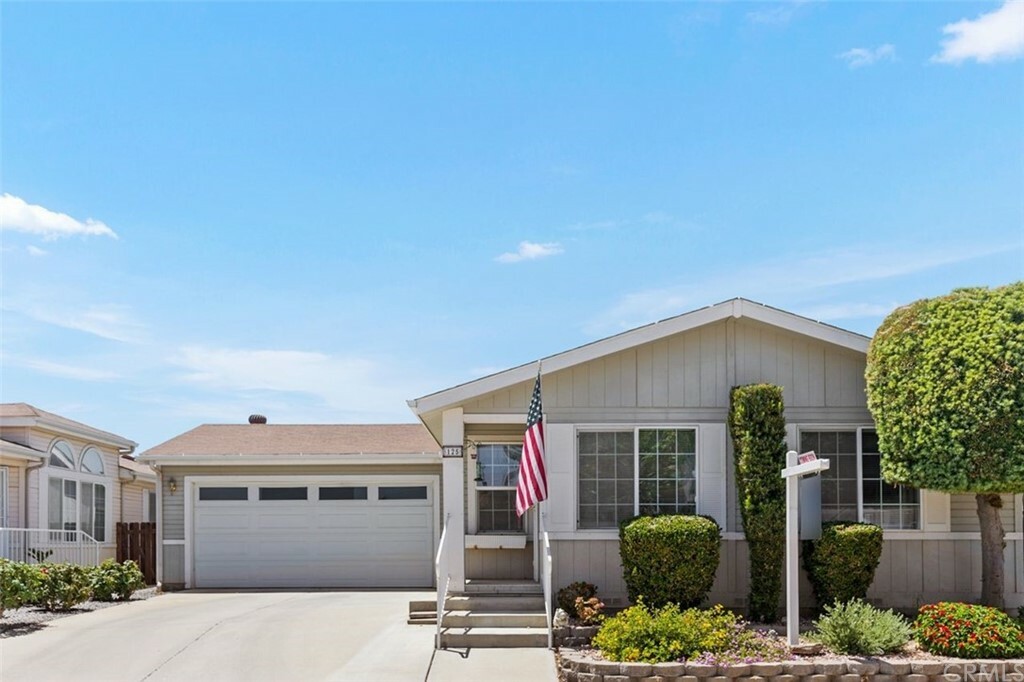 Property Photo:  27250 Murrieta Road 125  CA 92586 