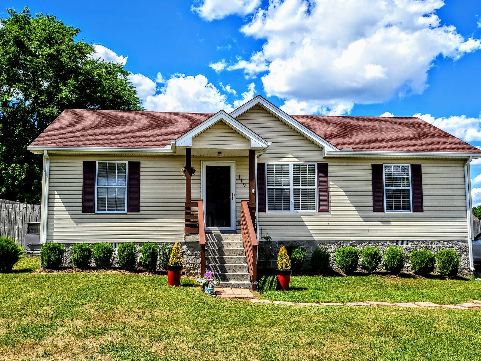 Property Photo:  119 Greystone Dr  TN 37172 