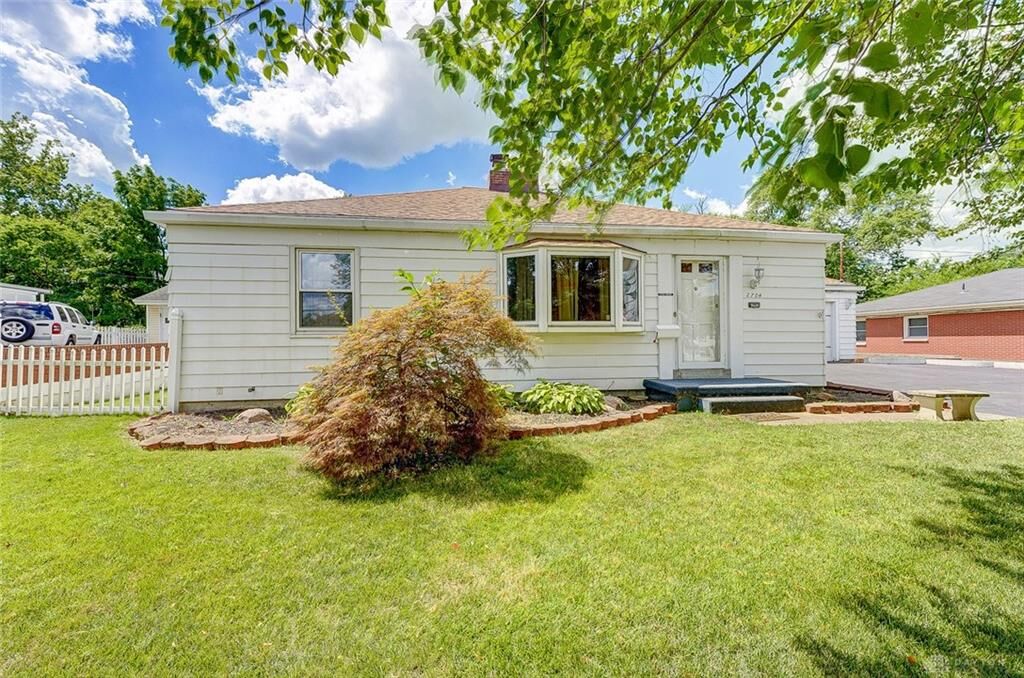 Property Photo: 2704 Grand Avenue OH 45044