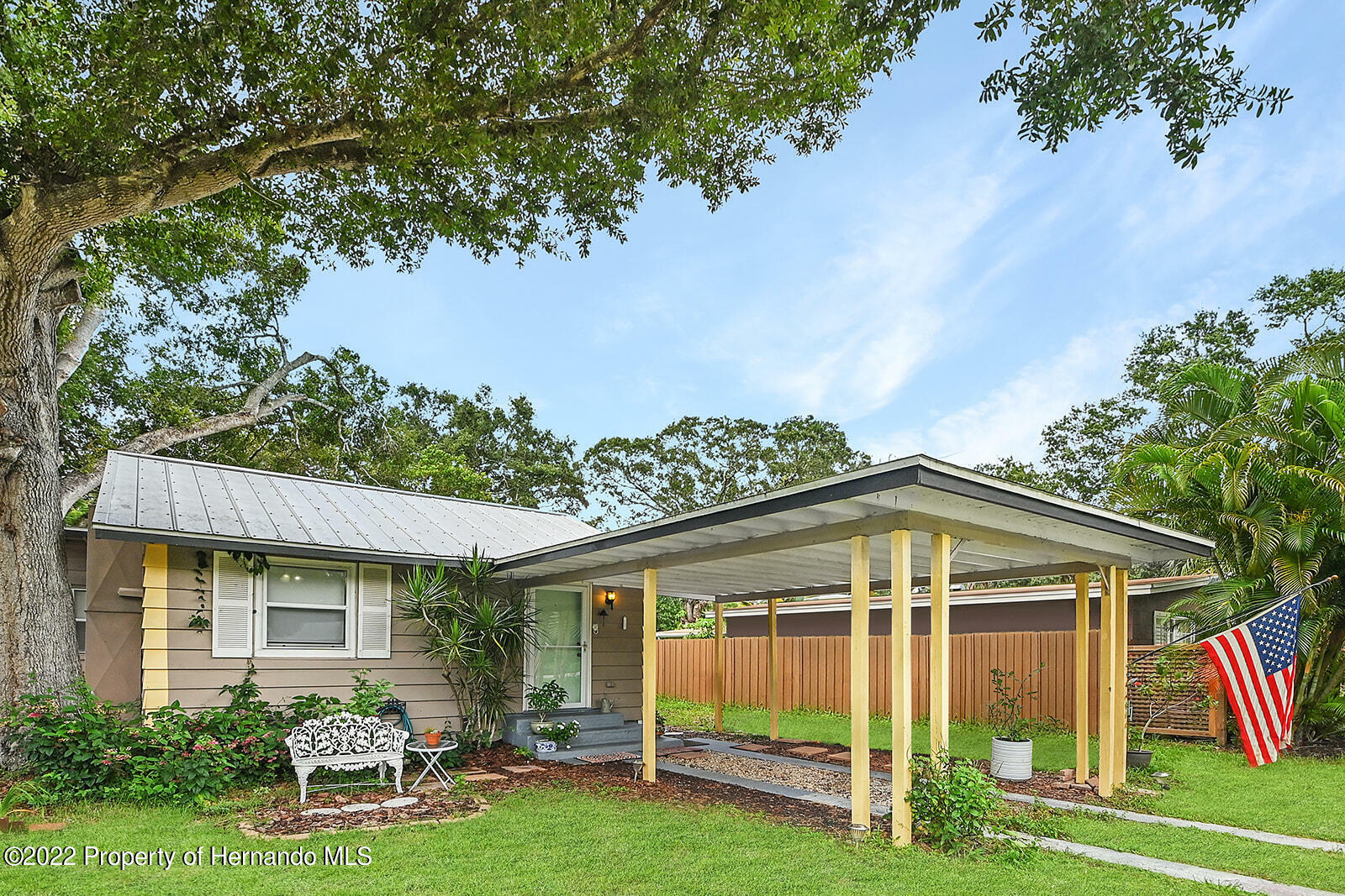 Property Photo:  2327 Hillview Street  FL 34239 