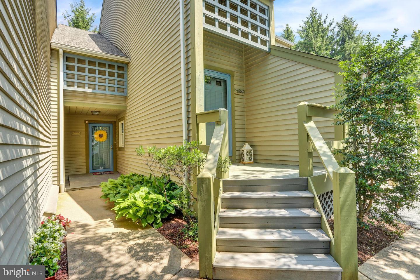 Property Photo:  2008 Meadow Glen  PA 19610 