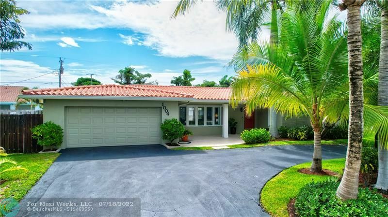 Property Photo: 1004 SE 11th Ave FL 33441