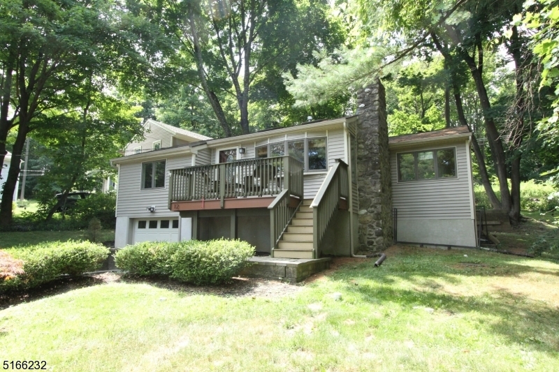 Property Photo:  12 Woodland Trl  NJ 07871 