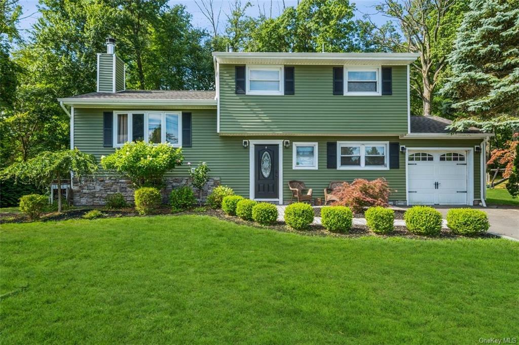 Property Photo:  175 Violet Drive  NY 10965 