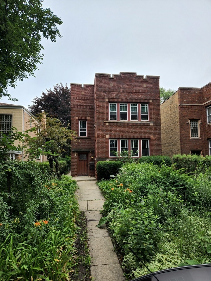 Property Photo: 1016 Darrow Avenue 2 IL 60202