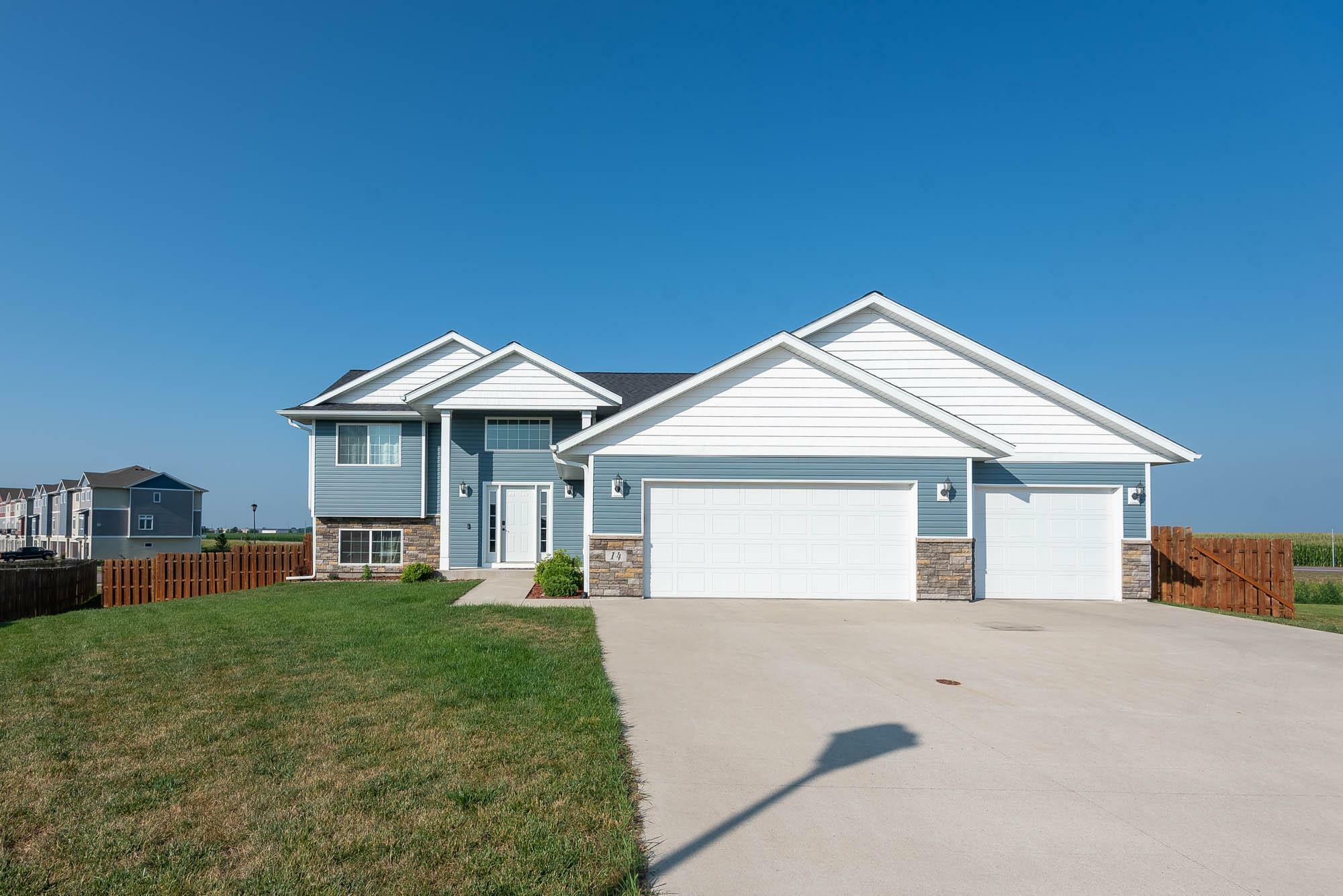 Property Photo: 14 Rolling Green Court MN 56003