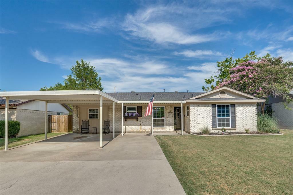 Property Photo:  2704 N Avenue  TX 75074 