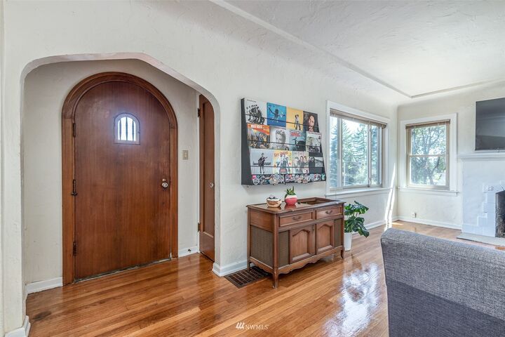 Property Photo:  421 S Yantic Avenue  WA 98312 