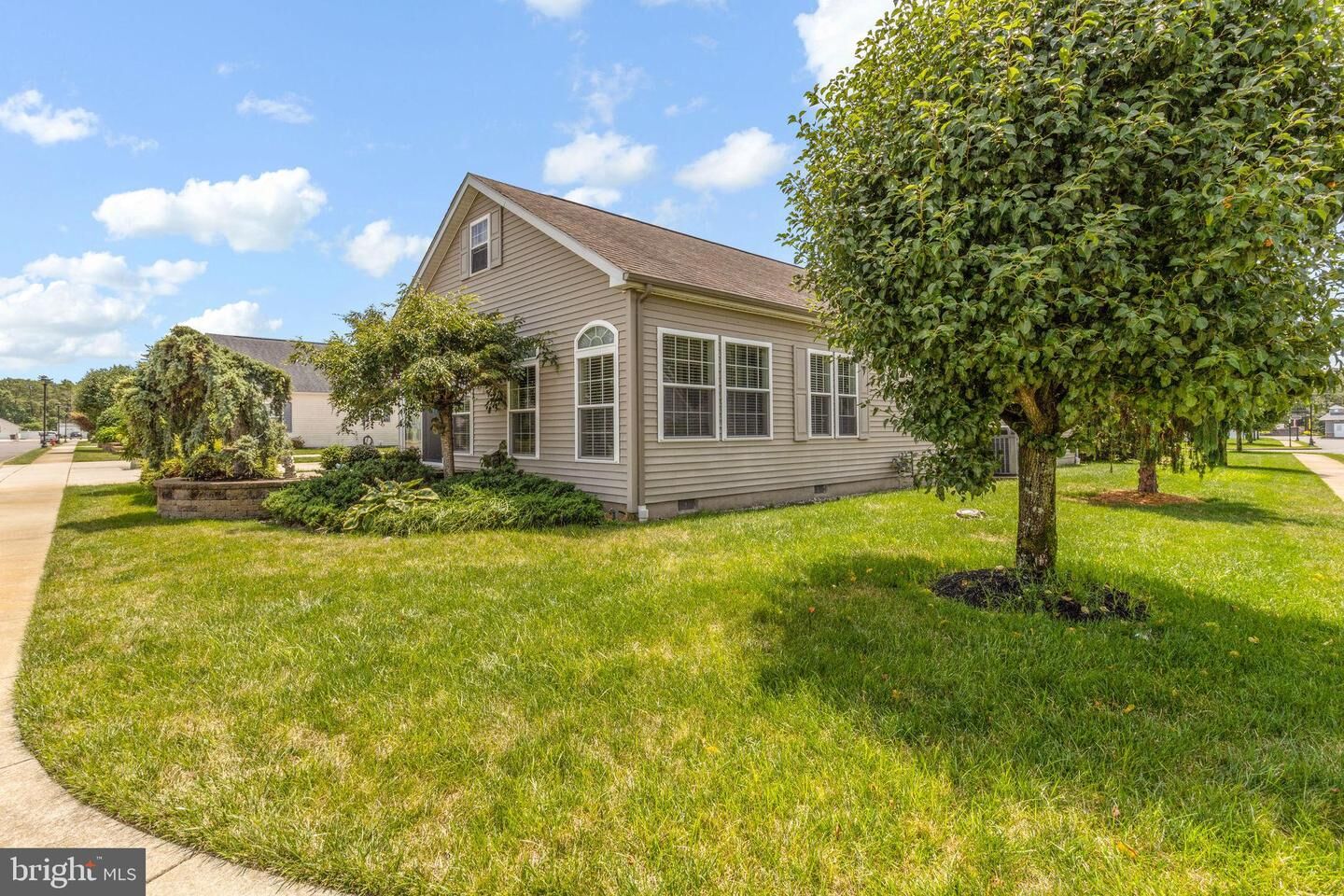 Property Photo:  49 Paul Revere Court  NJ 08332 