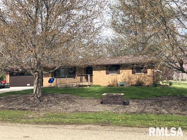 Property Photo:  201 N Palm  IL 61529 