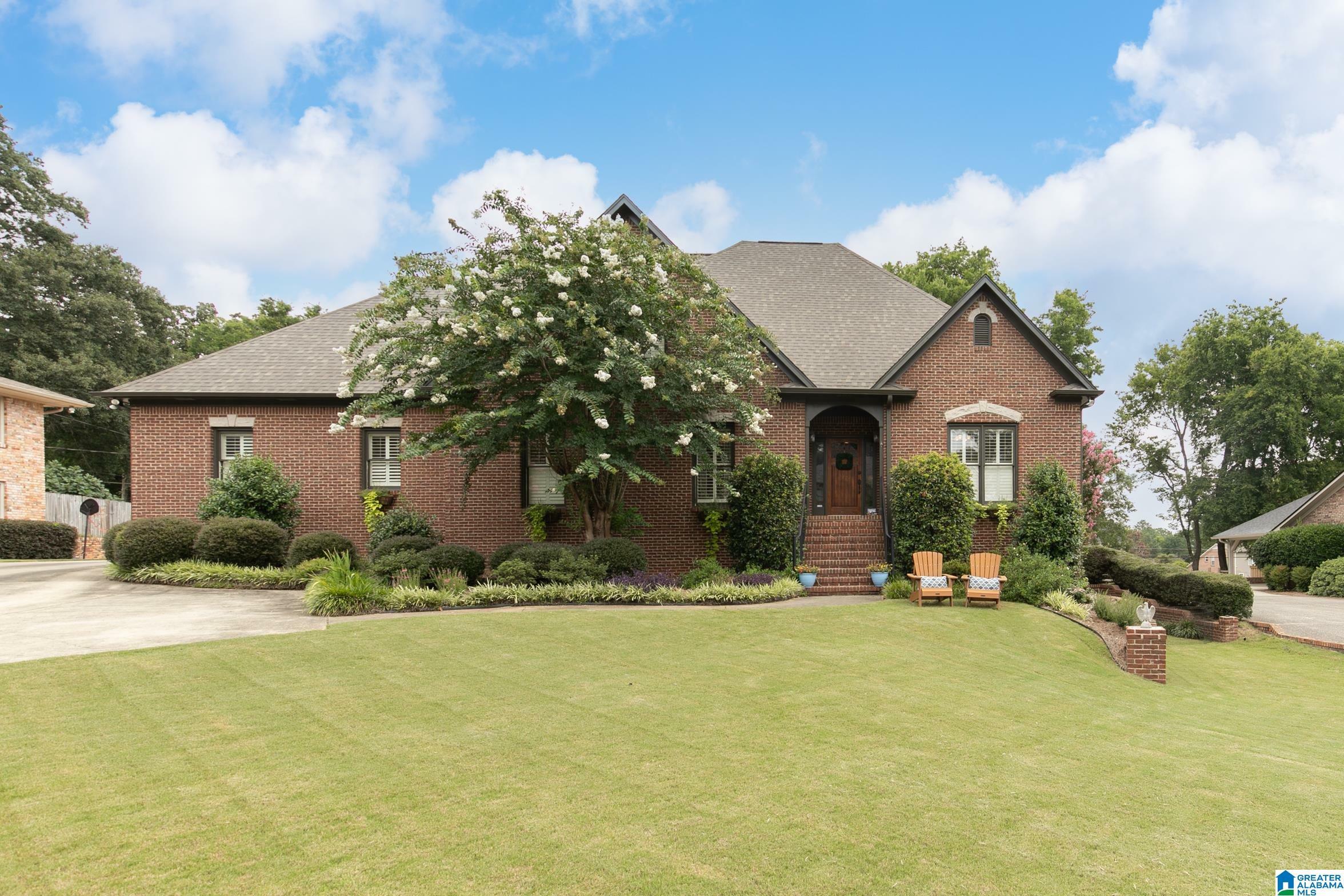 Property Photo:  1815 Post Oak Road  AL 35216 