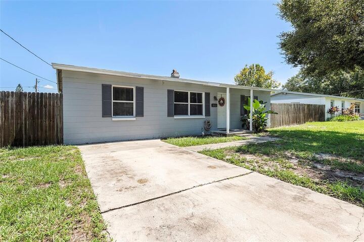Property Photo:  3211 W Tyson Avenue  FL 33611 