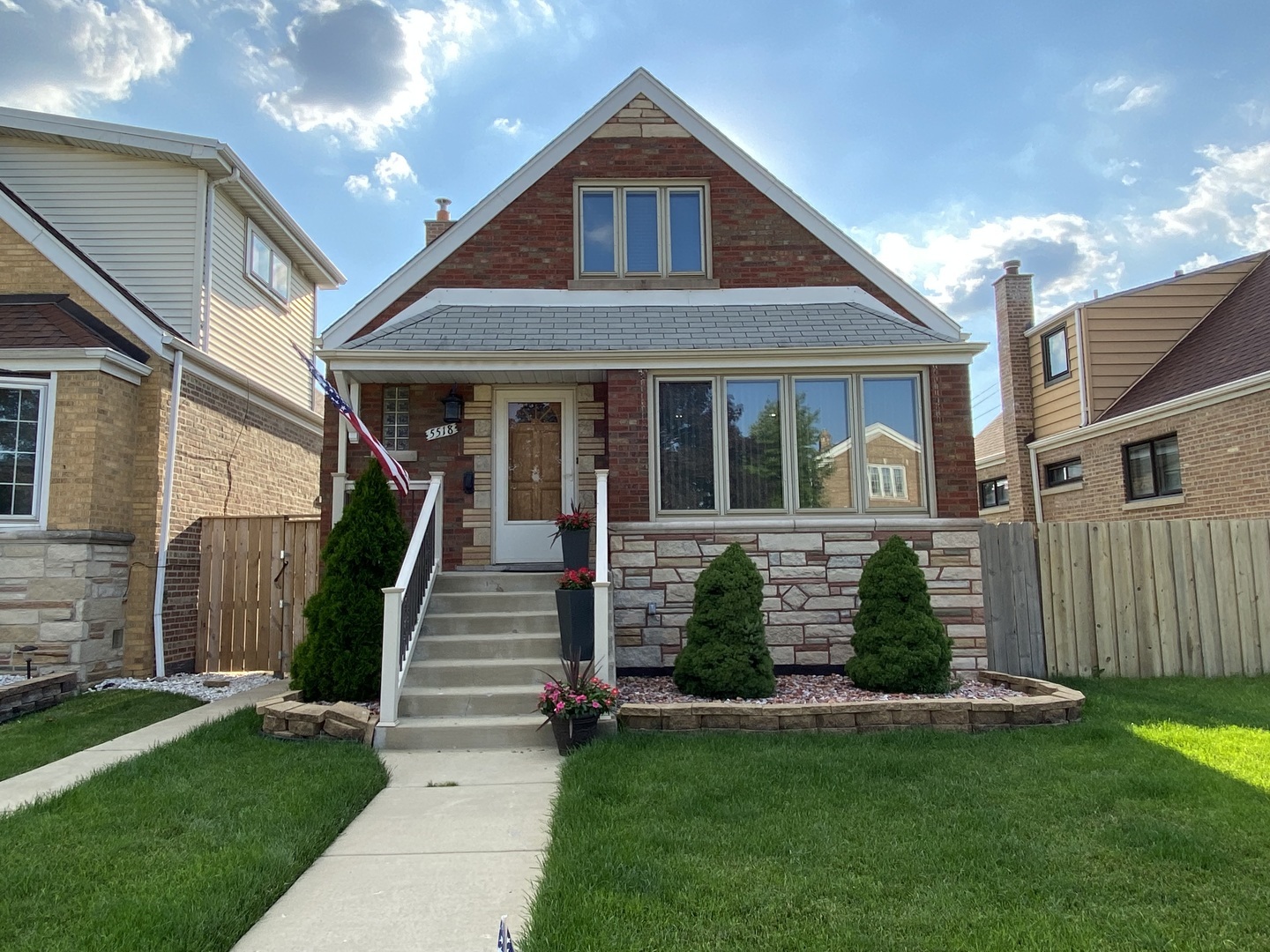 Property Photo:  5518 S Meade Avenue  IL 60638 