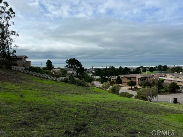 Property Photo:  650 Sequoia Court  CA 93442 