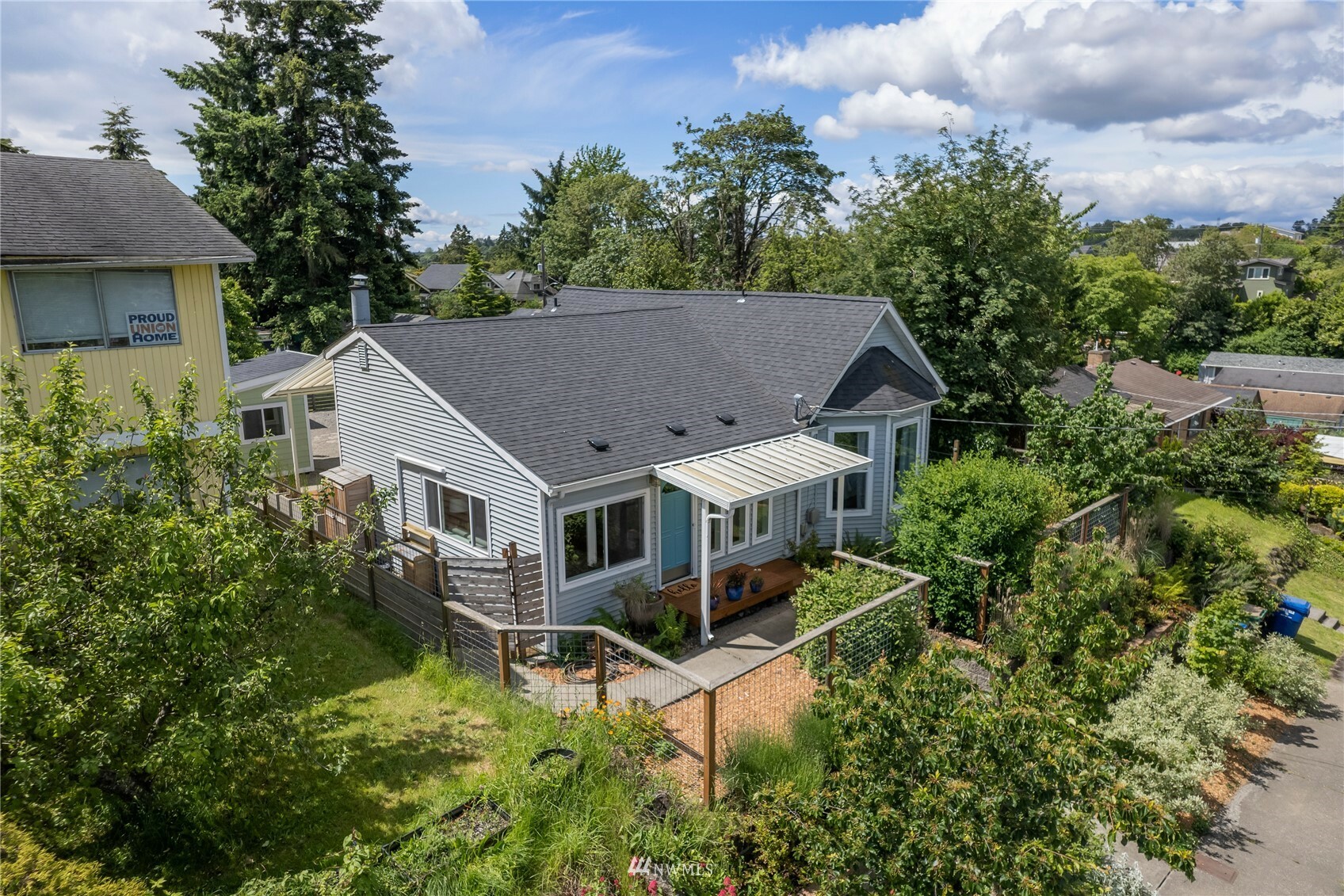 Property Photo:  3953 S Lucile Street  WA 98118 