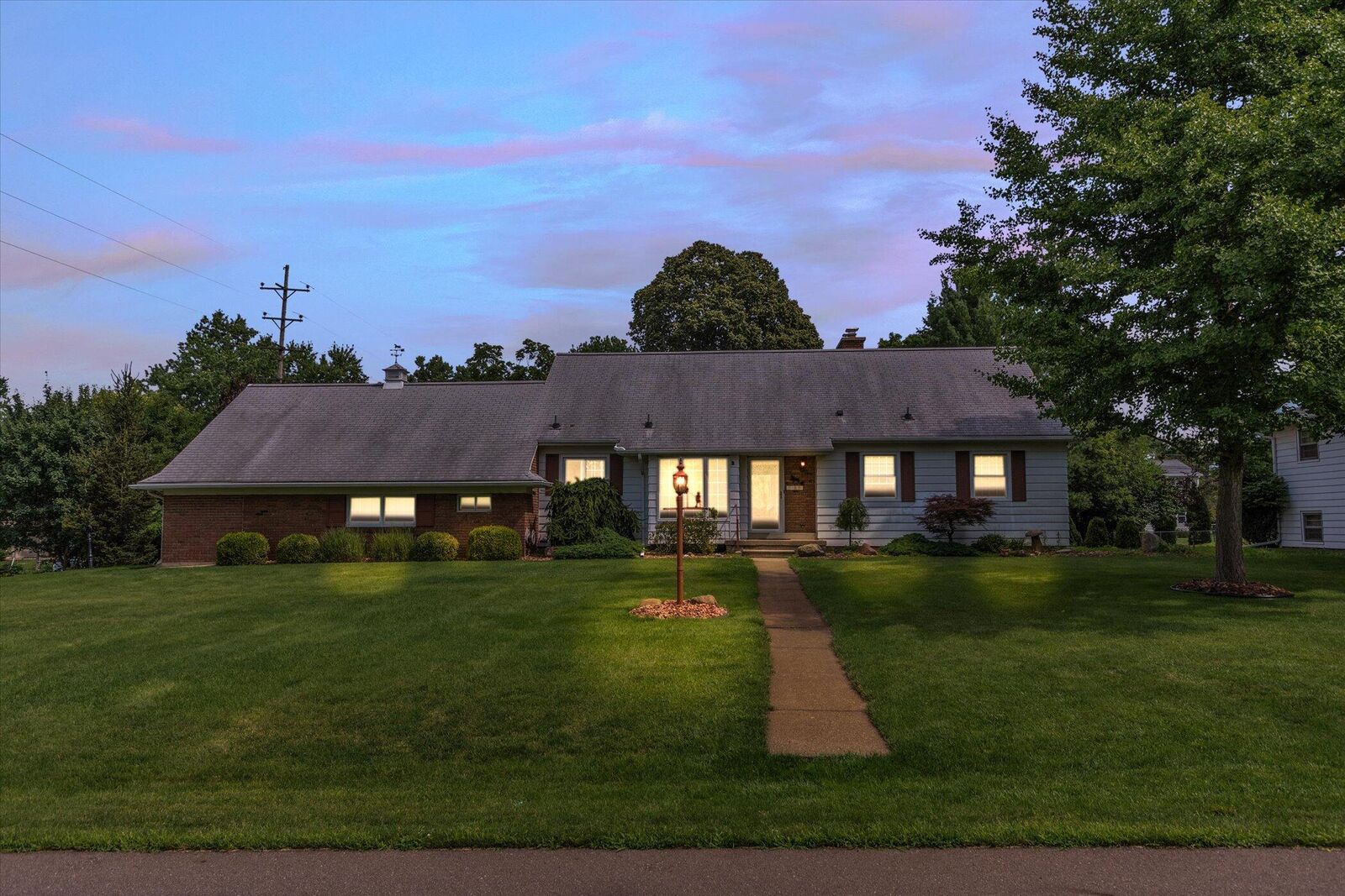 Property Photo:  1156 Halstead Boulevard  MI 49203 