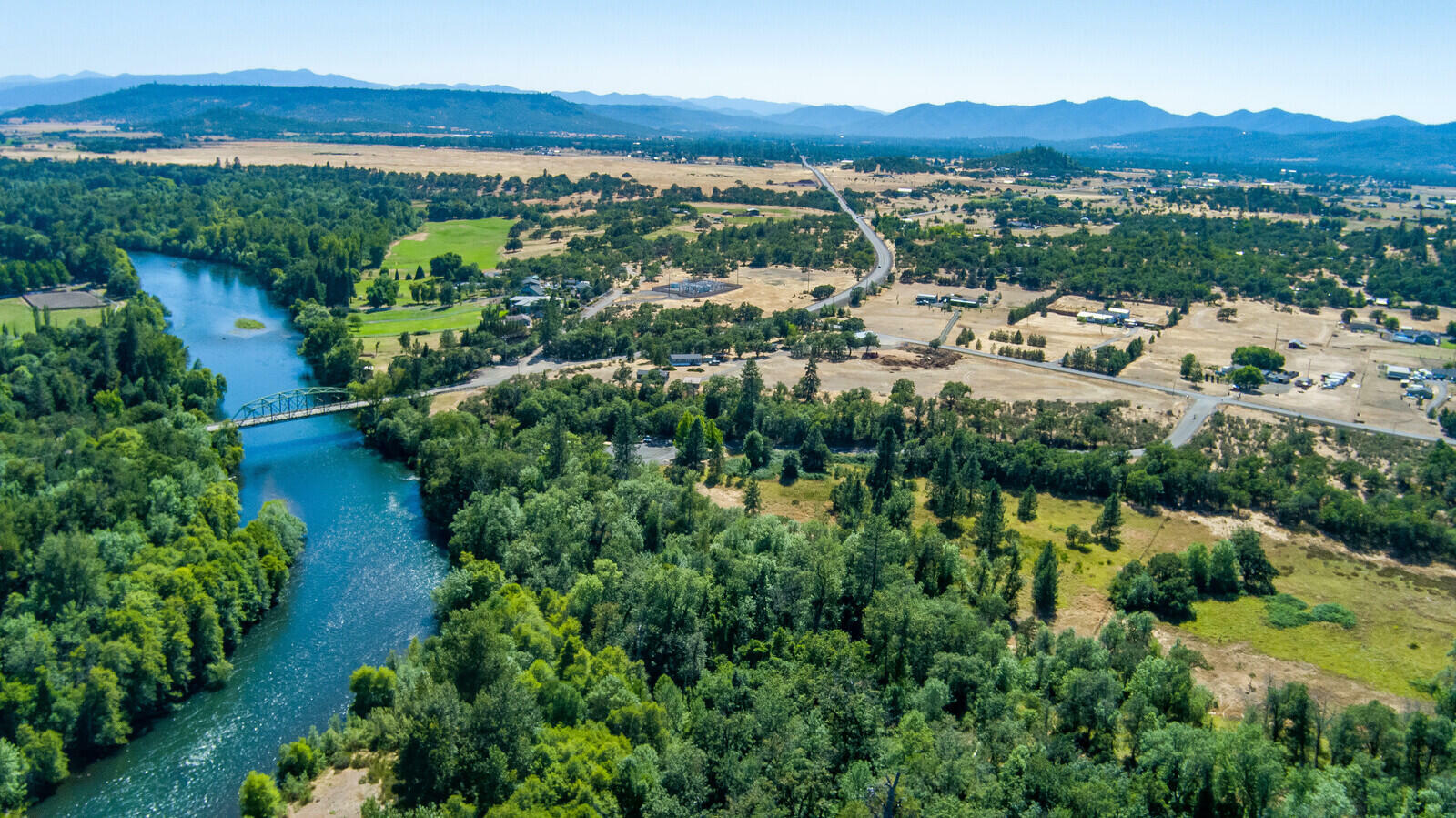Property Photo:  99 Rogue River Drive  OR 97524 