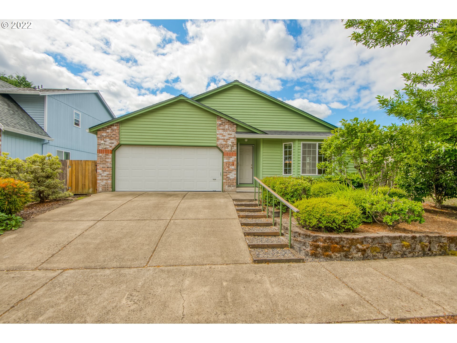 Property Photo: 7320 SE Harnish St OR 97123