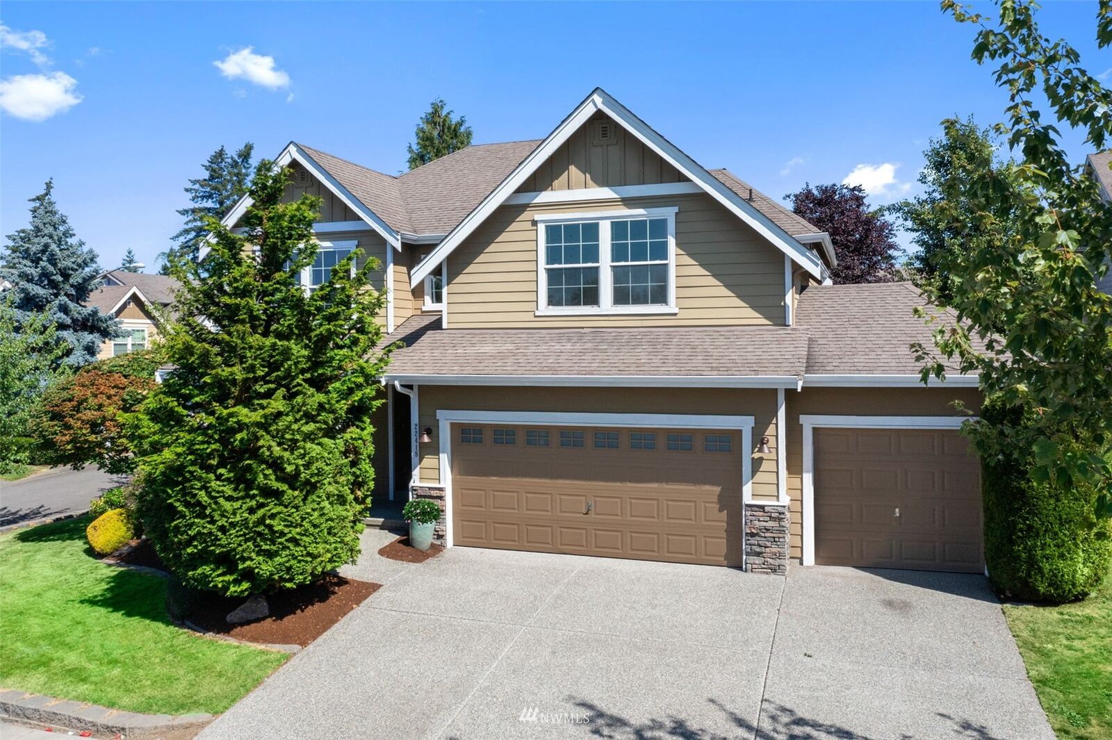 Property Photo: 22418 SE 281st Street WA 98038