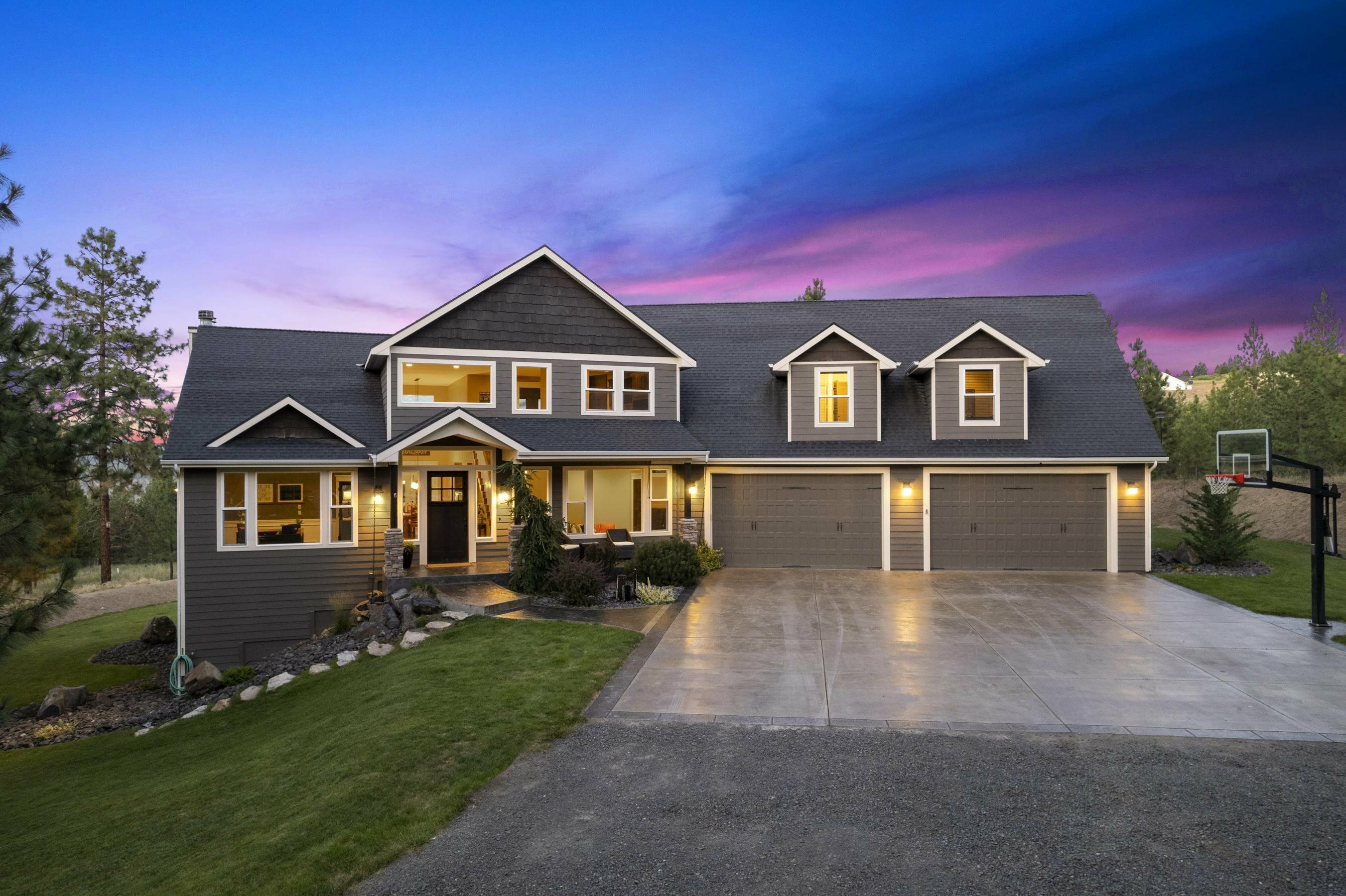 Property Photo: 18603 W Bernhill Rd WA 99026