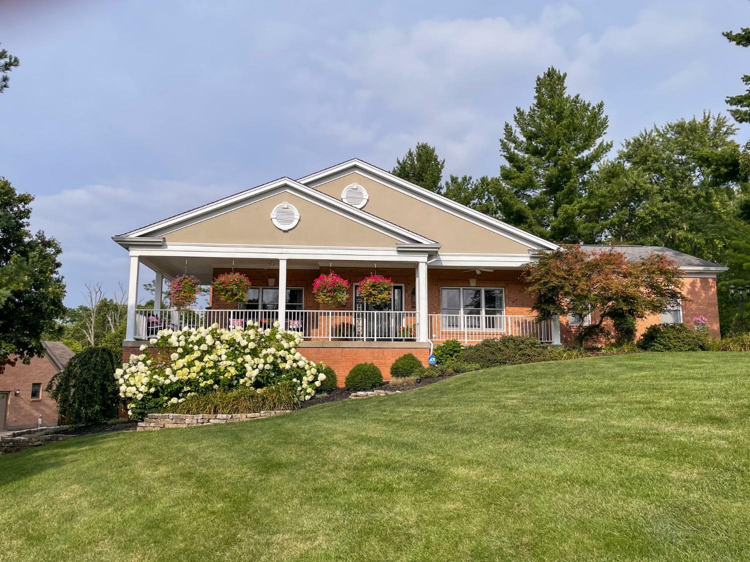 Property Photo: 5049 Mallard Crossing Ln OH 45247