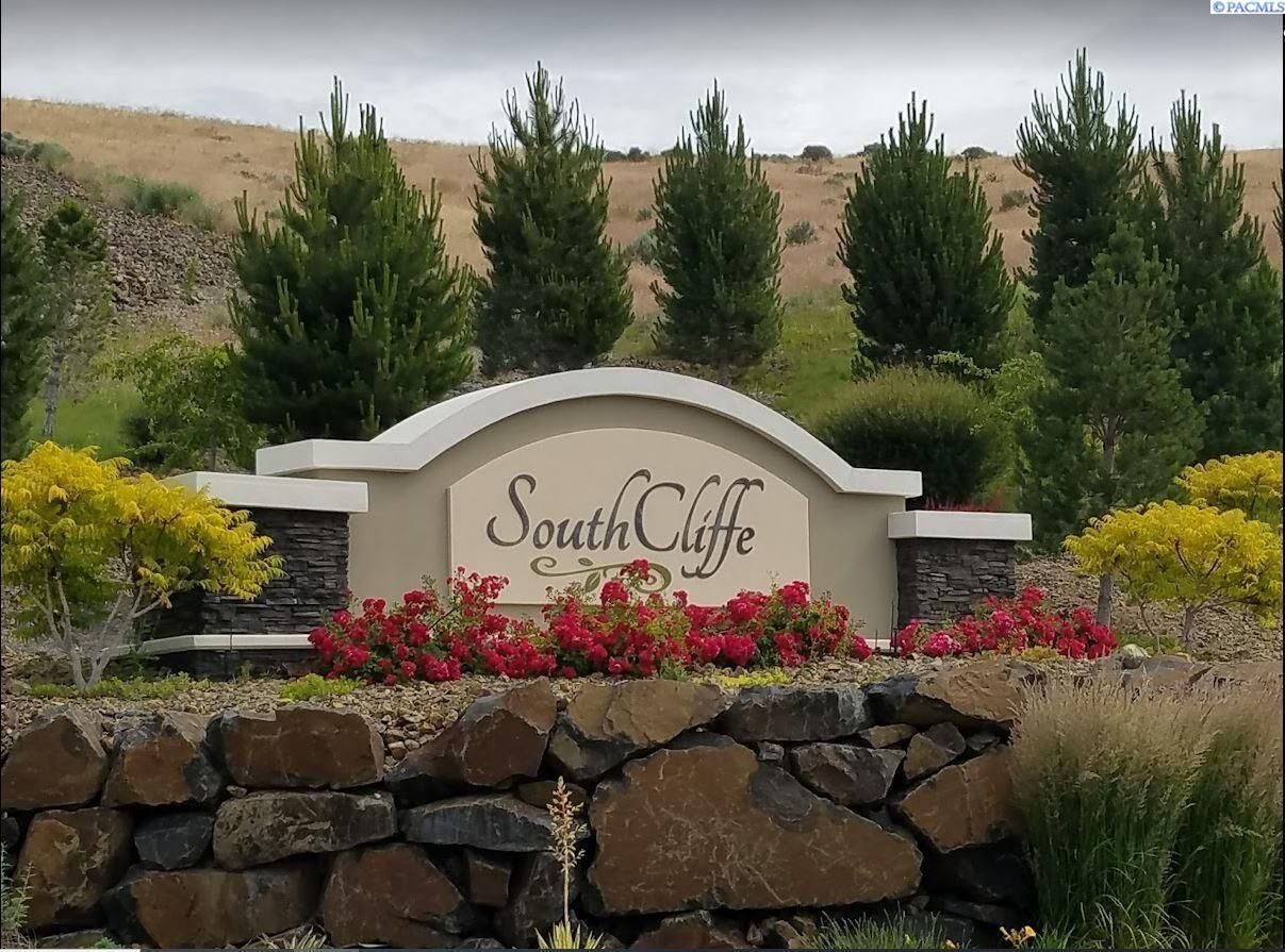 Property Photo:  6959 W 22nd Place Lot13  WA 99338