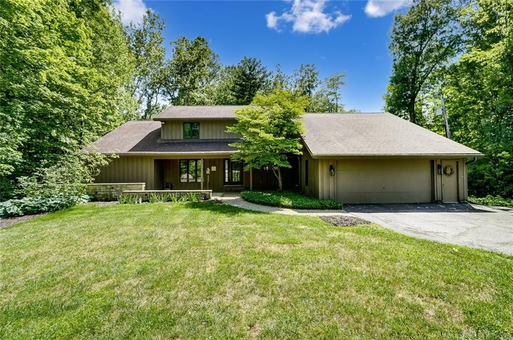 Property Photo: 11 Knollwood Lane OH 45365