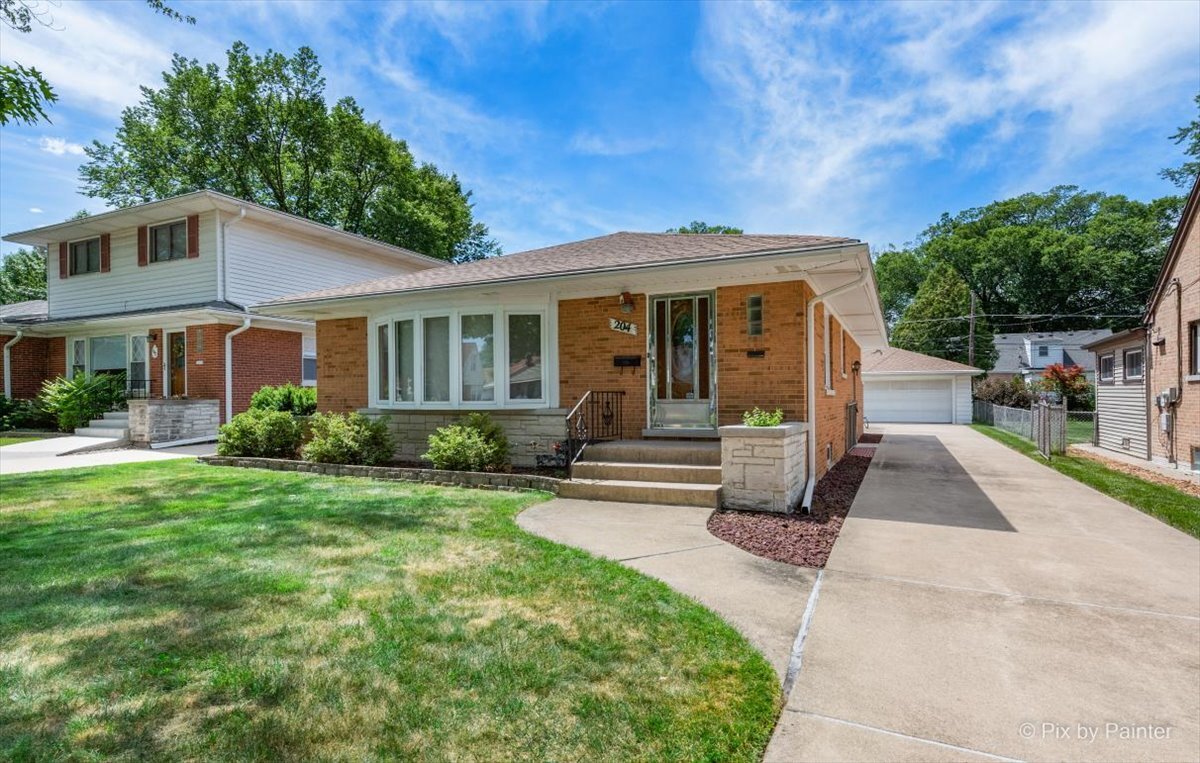 Property Photo: 204 N Pine Street IL 60056