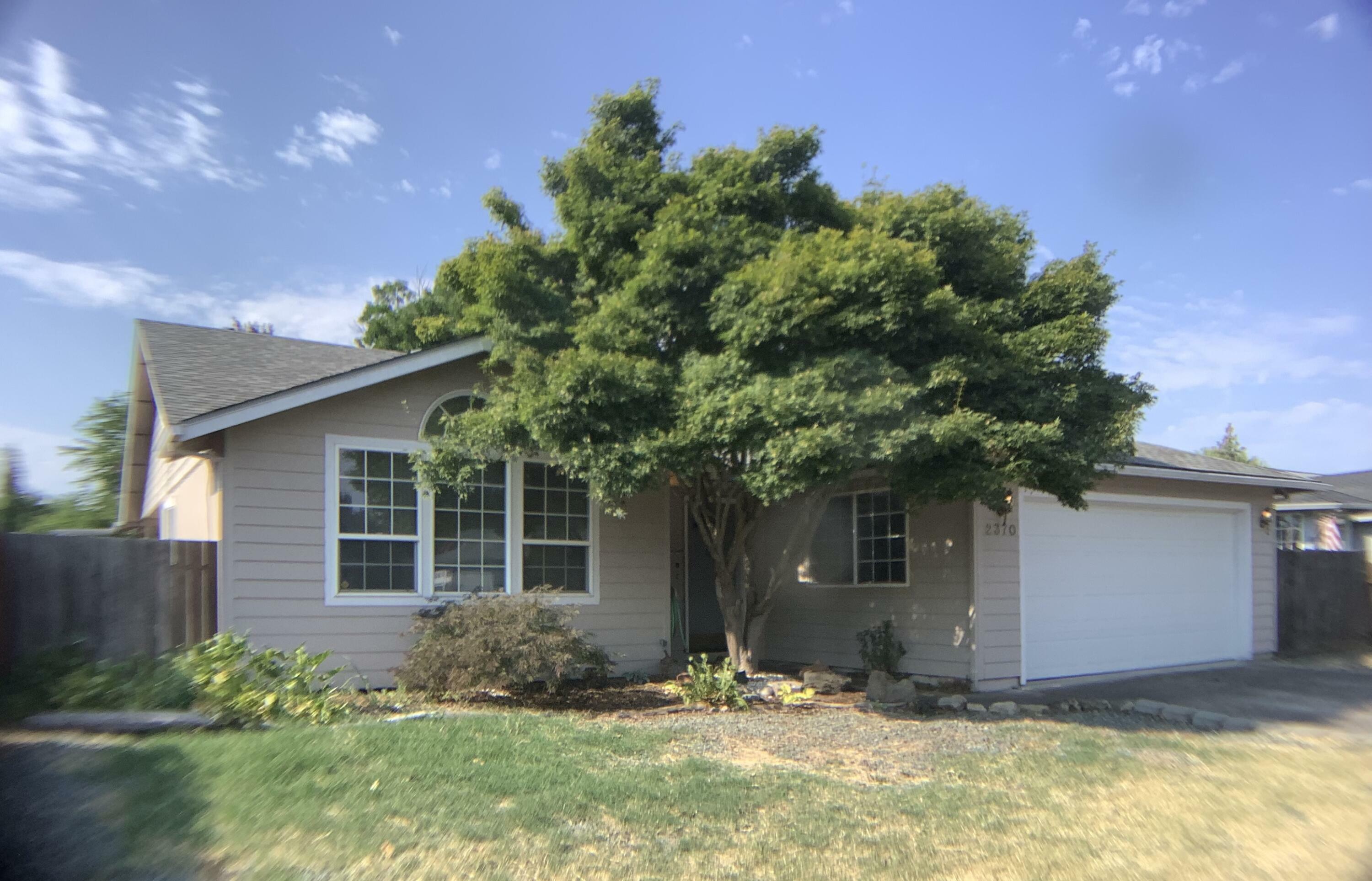 Property Photo: 2370 Perri Place OR 97504