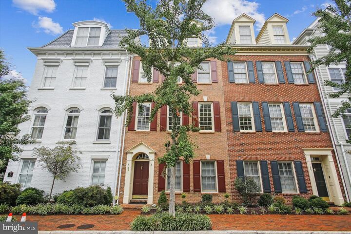 39 Alexander Street  Alexandria VA 22314 photo