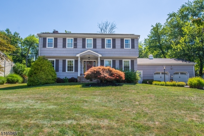 Property Photo:  4 Hamilton Pl  NJ 07058 