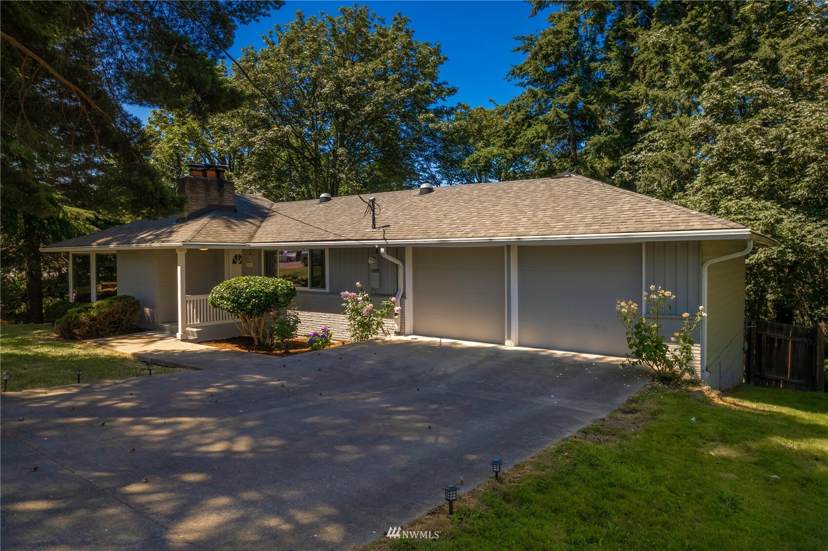Property Photo: 11005 Crestwood Drive S WA 98178