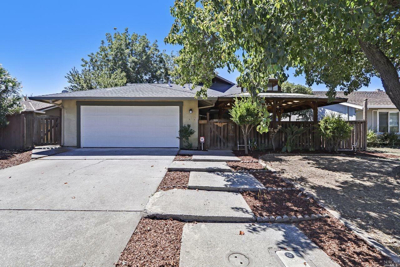 Property Photo: 427 Hartwick Lane CA 94533