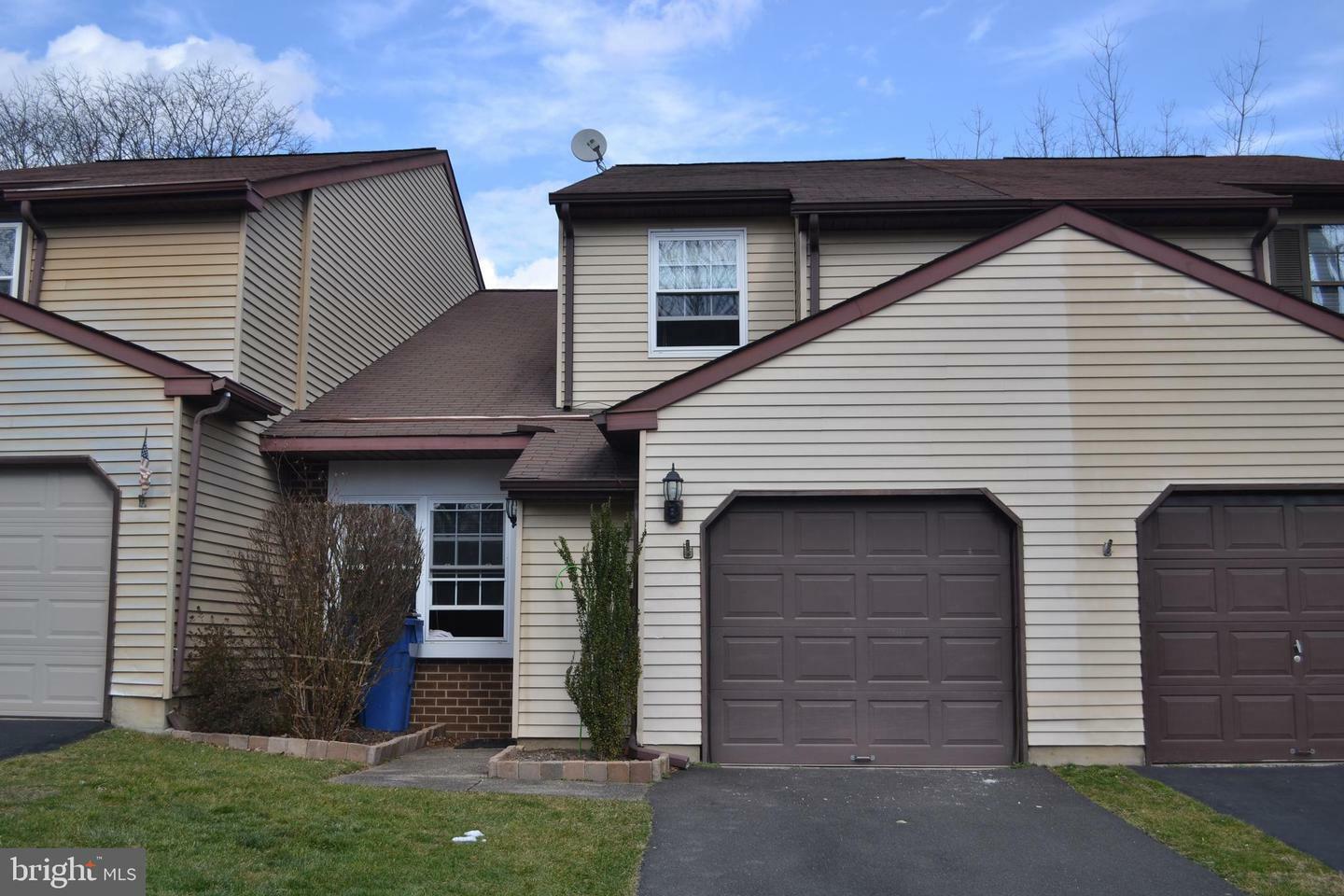 Property Photo:  276 Marble Court  PA 19067 